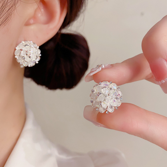 💎Elegant Sparkling Floral Stud Earrings☁️